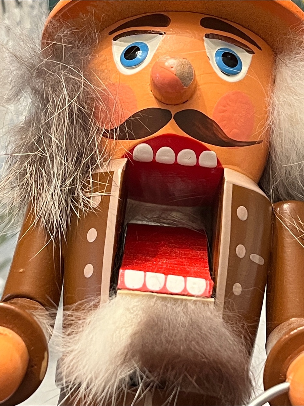 VINTAGE VEB Hodrewa Wooden Nutcracker Picker Collector Figurine - Picture 11 of 15